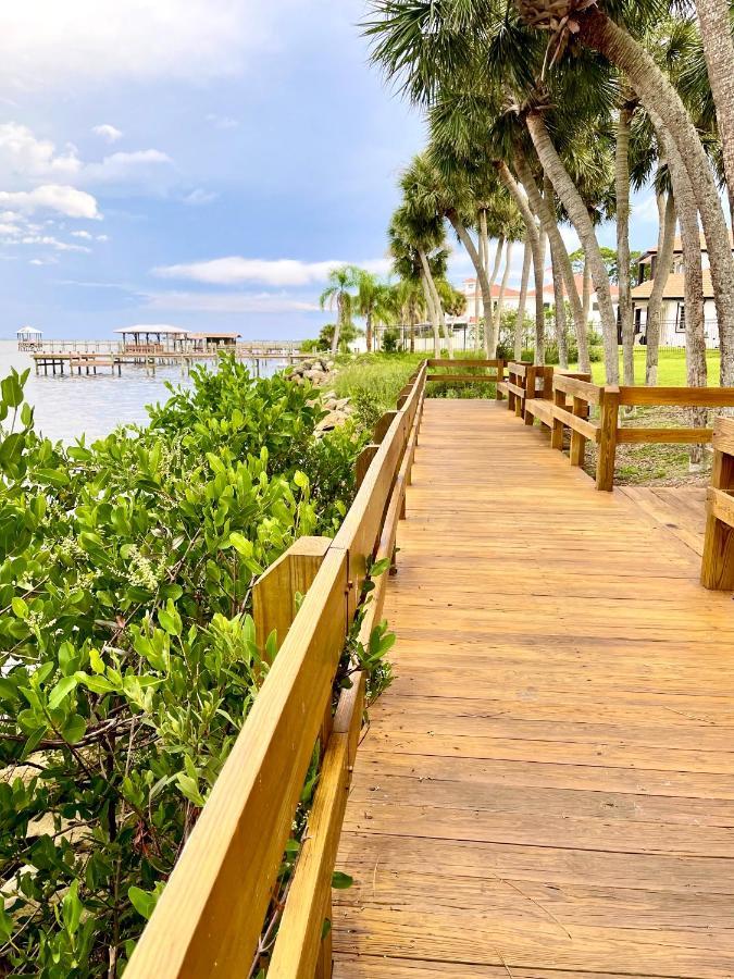 A Cozy Space Coast Retreat Titusville Bagian luar foto