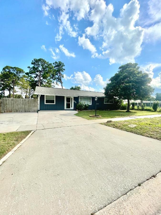 A Cozy Space Coast Retreat Titusville Bagian luar foto
